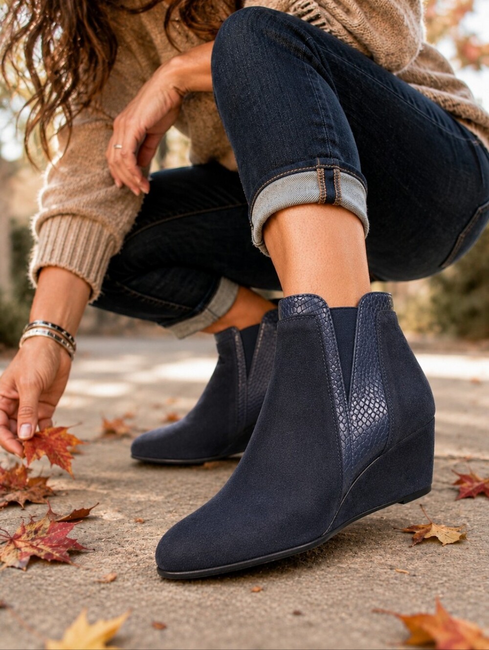 Croft & Barrow Navy Vegan Leather & Suede Wedge Heel Ankle Boots 7.5 Comfort